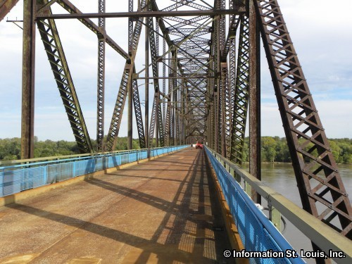 Chain of Rocks Bridge